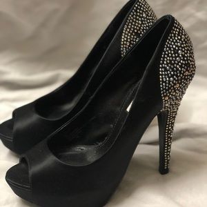 Steve Madden size 8 rhinestone pumps
